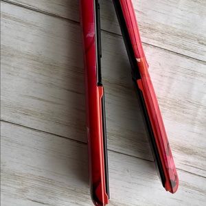 Paul Mitchell Digital 1 1/4” flatiron